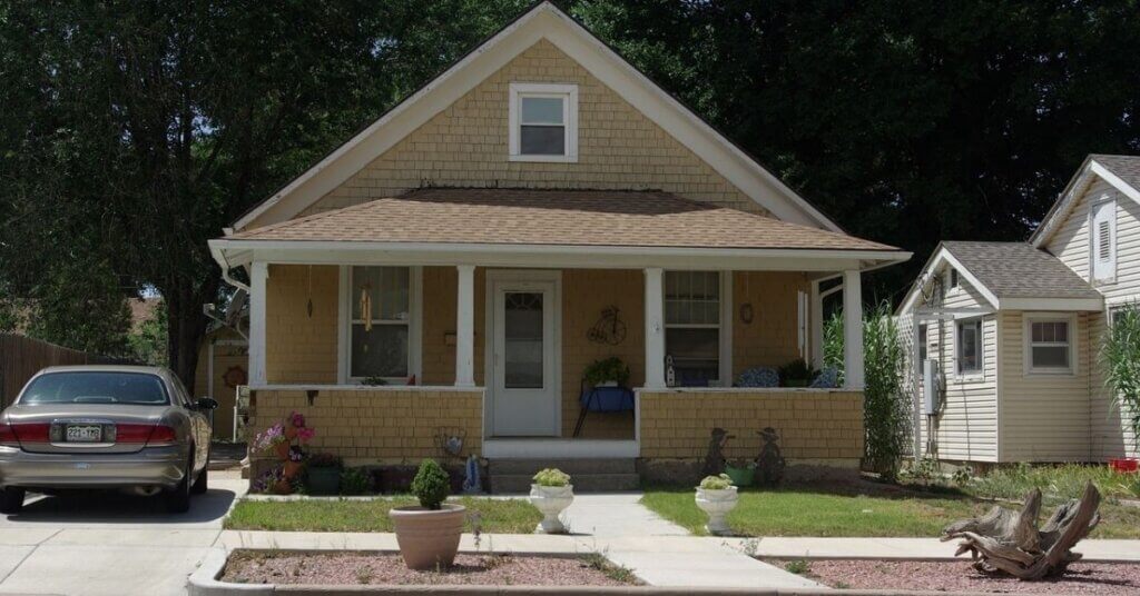 What is Hardboard Siding? Maintenance, Pros, and Cons