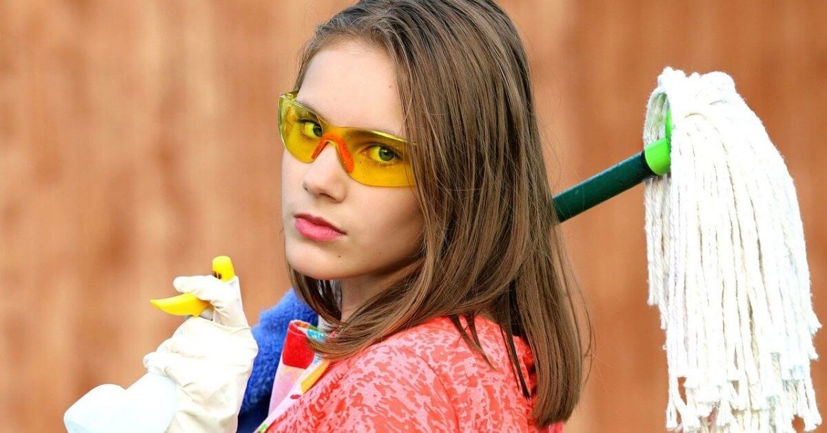 What is Hardboard Siding? Maintenance, Pros, and Cons