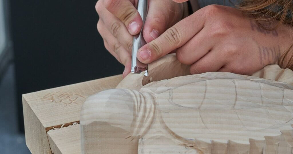 Is Crocodile Wood Good for Carving? Timber Blogger