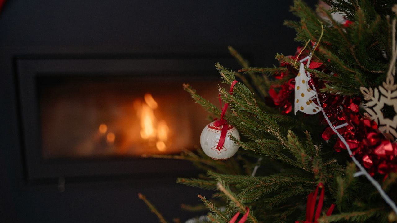 Can You Burn a Christmas Tree in a Fireplace